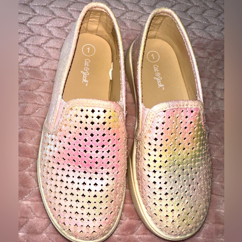 Girls Cat & Jack Shimmering Shoes Size 1